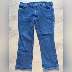 Wranglerβ Vintage Cowboy Cut Stretch Regular 947STR Straight Jeans Men's 44x30
